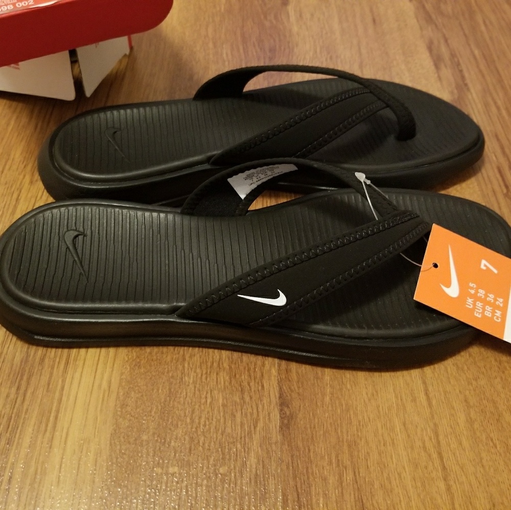New in box womens nike ultra celso thong sandals